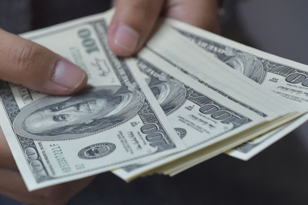 Dólar cae en Perú pese al aumento de tensión geopolítica en Medio Oriente