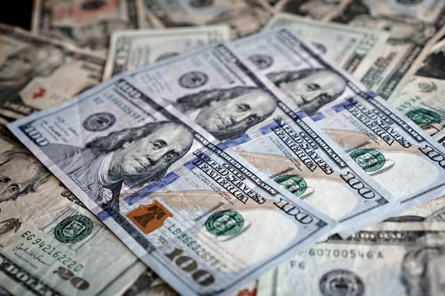 ¿Tienes una deuda en dólares? Esto debes evaluar antes de aprovechar la caída del dólar